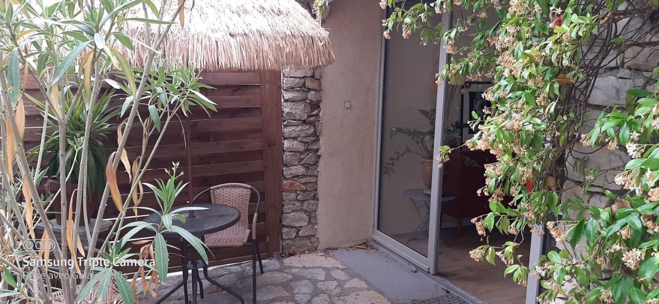 La Cigale Et La Fourmi Apartment Nimes Exterior photo